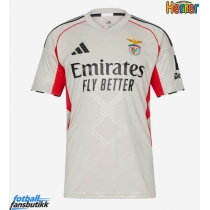 Benfica Bortedrakt 2025-26 Kortermet